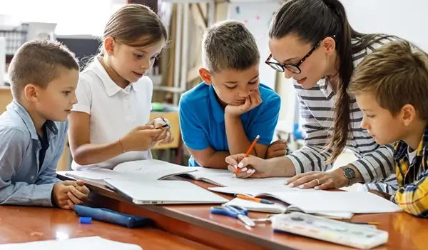 tri thuc va nhan ban